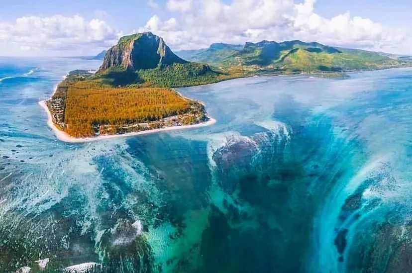 Mauritius: The Astonishing Underwater Waterfall